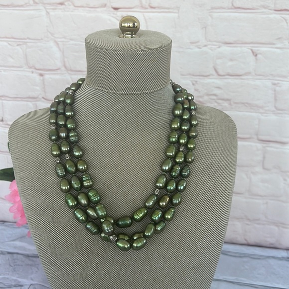 3 Strand vintage pearl green necklace STUNNING! - Picture 1 of 10
